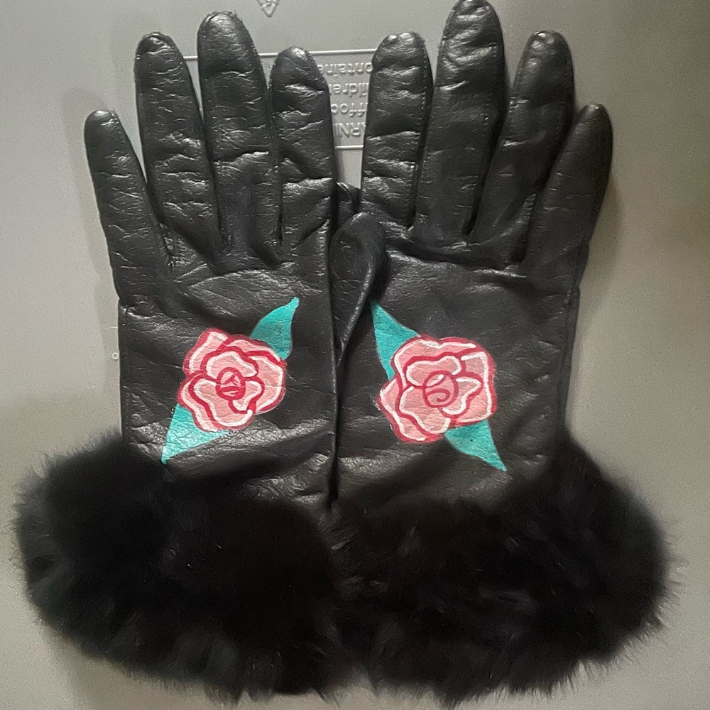 Custom Flower Fur Gloves